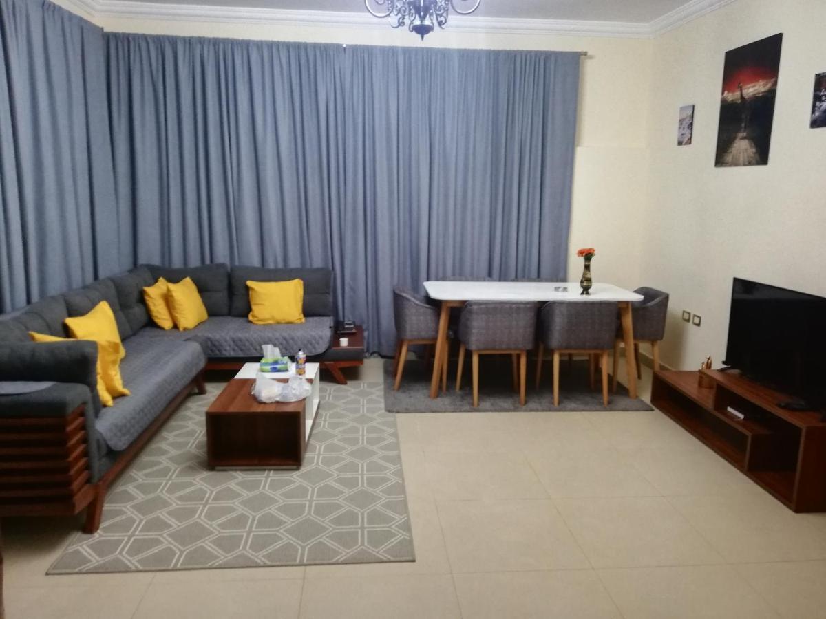 Hidden Gem With Pool Access In New Cairo Apartment ภายนอก รูปภาพ
